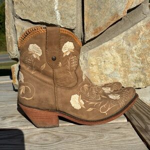 Lucchese Floral Embroidered Ankle Boots
